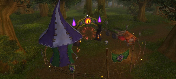 L'entrée de la Foire de Sombrelune se trouve dans Mulgore et dans la Forêt d'Elwynn L'entrée de la Foire de Sombrelune se trouve dans Mulgore et dans la Forêt d'Elwynn