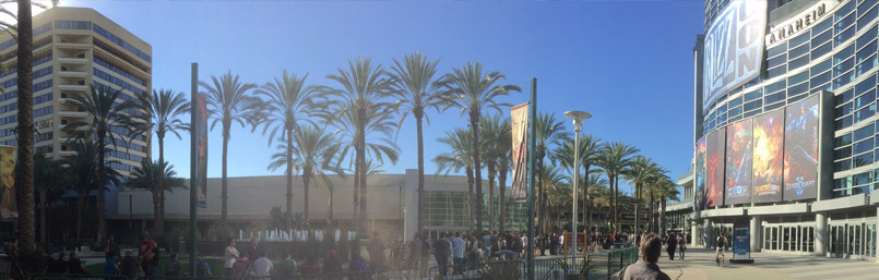 Le Anaheim Convention Center encore calme en ce jeudi