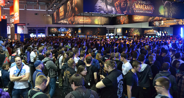 Gamescom 2014 : images de la foule au stand Blizzard